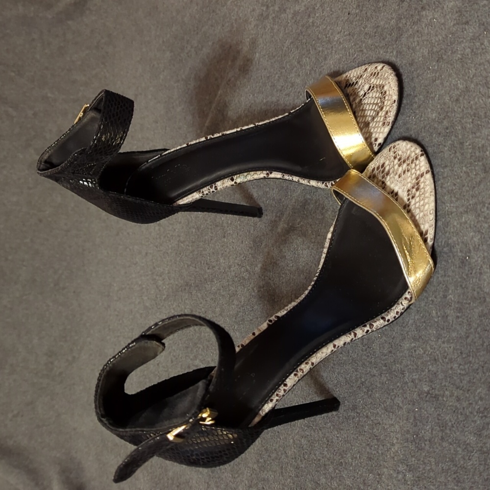 Charlotte Russe Black/Tan Snakeskin Kasey Pumps Size 9